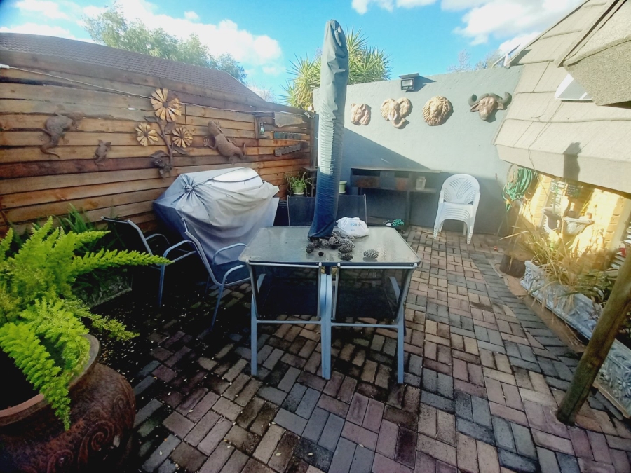 5 Bedroom Property for Sale in Vaalpark Free State